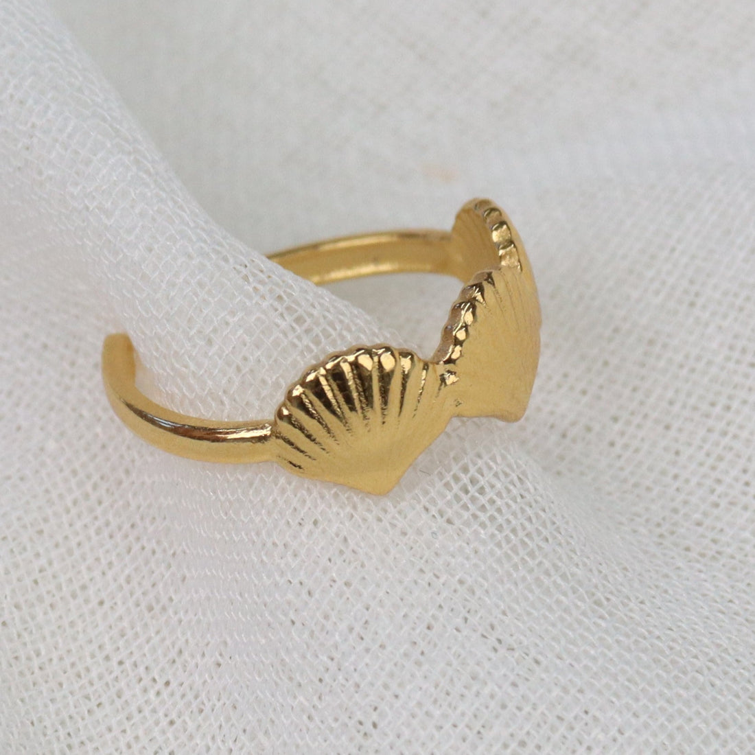 Java | Gold Plated Shell Adjustable Ring