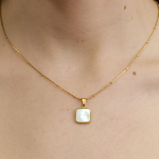 Leyte | Mother of Pearl 18k Gold Pendant Necklace - Boheme Life Collection