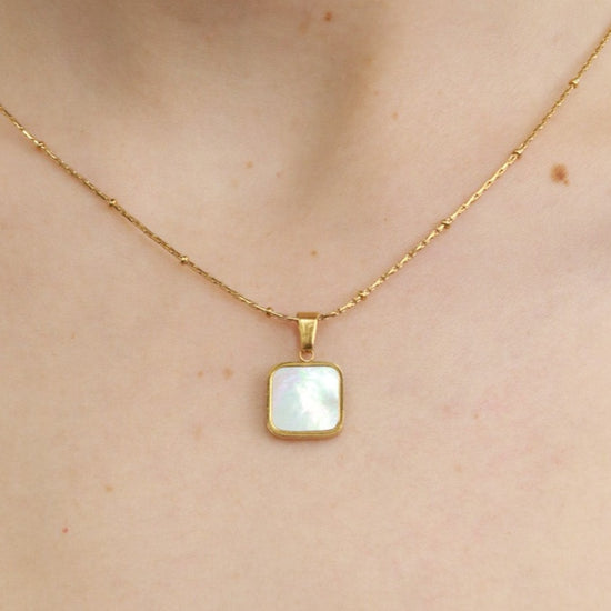Leyte | Mother of Pearl 18k Gold Pendant Necklace - Boheme Life Collection