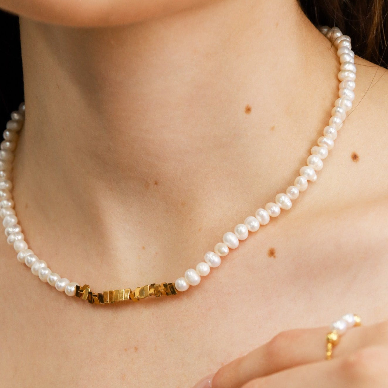 Flores | Freshwater Pearl with 18K Gold Geometric Beads Choker - Boheme Life Collection